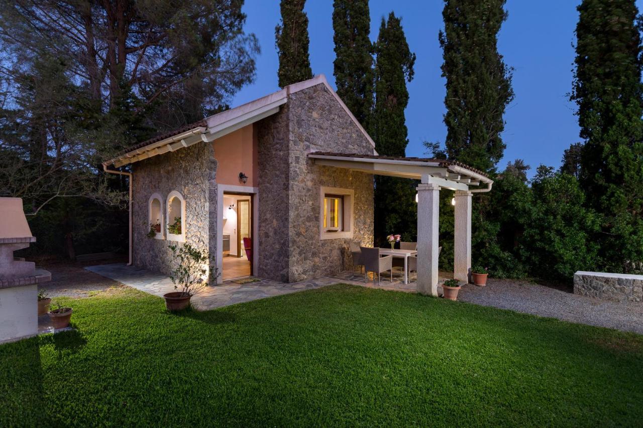Petrinos Cottage Dafnila 外观 照片