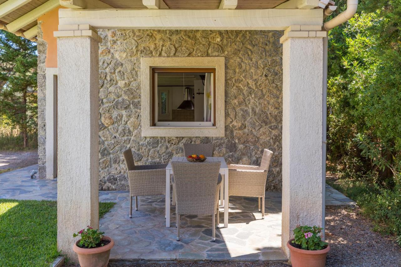 Petrinos Cottage Dafnila 外观 照片